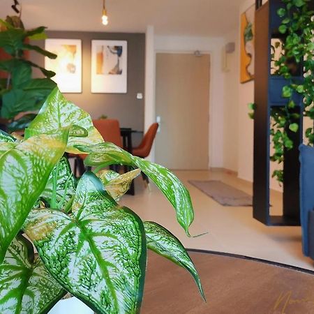 Nowhere 2Br & 2Bath Apartment With Balcony @ Reizz Residences 吉隆坡 外观 照片