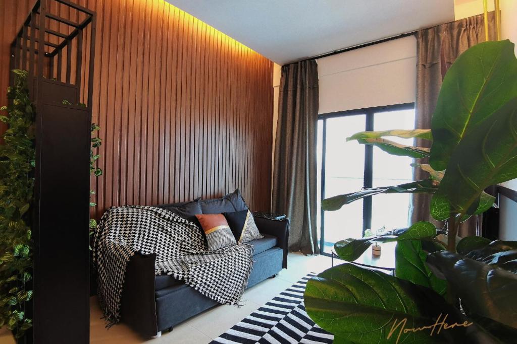 Nowhere 2Br & 2Bath Apartment With Balcony @ Reizz Residences 吉隆坡 外观 照片