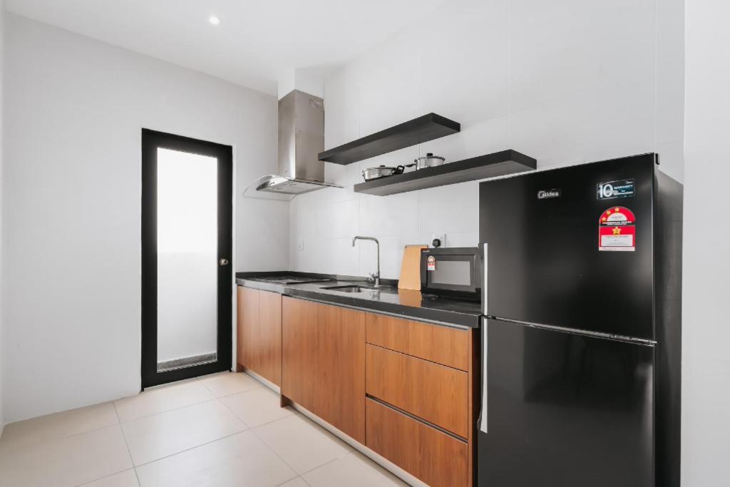 Nowhere 2Br & 2Bath Apartment With Balcony @ Reizz Residences 吉隆坡 外观 照片